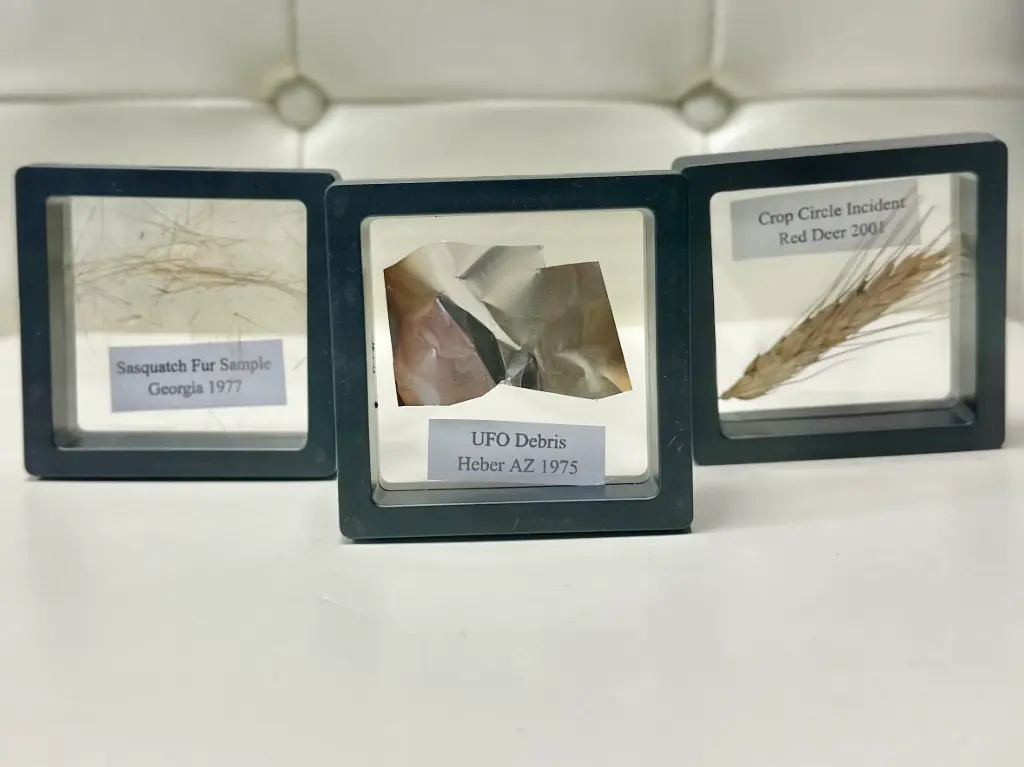 UFO Debris Sasquatch Hair Crop Circle Wheat Gift Souvenir
