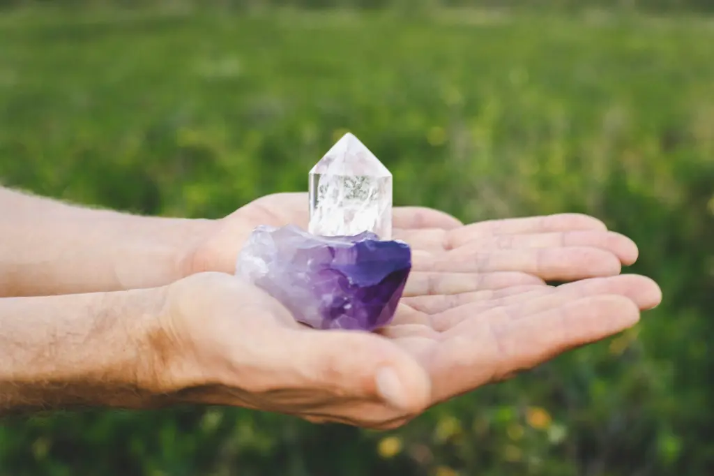 unsplash_-YQZklQKbLc_reiki.webp